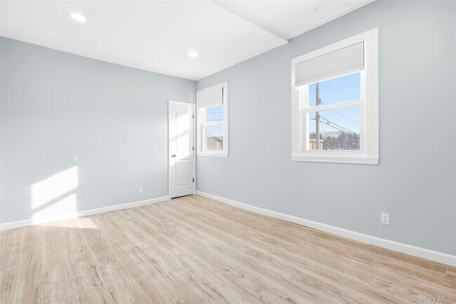 Building Photo - 78 Maple Ave