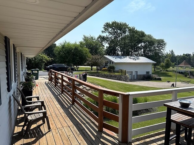 Building Photo - 15125 Washington Ave