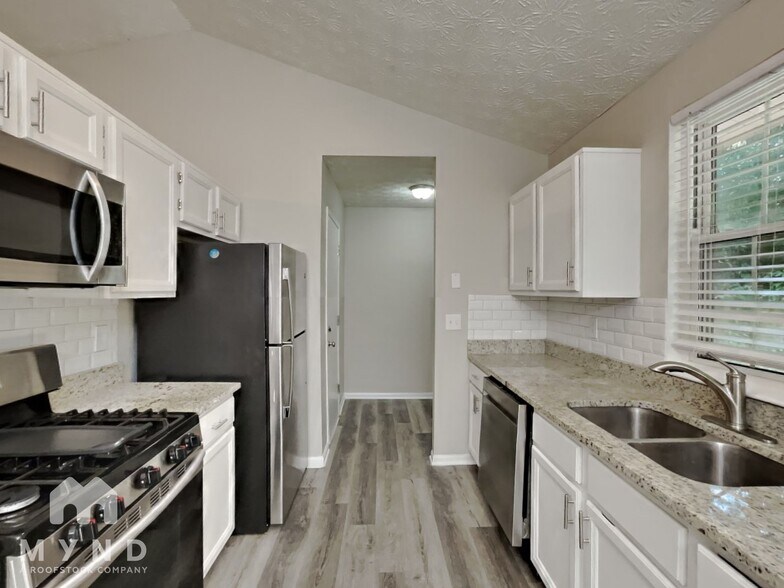 Building Photo - 264 Fennel Wy SW