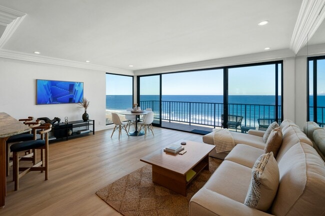 Building Photo - 721 Esplanade