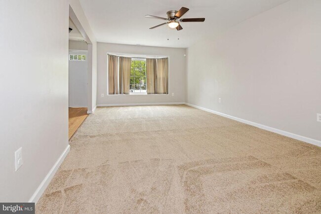 Building Photo - 1467 Chatham Ct
