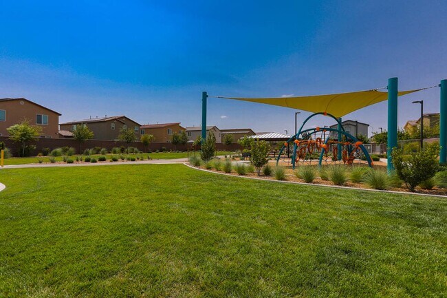 Building Photo - 4 Bed, 2.5 Bath Home In A Gated Community ...