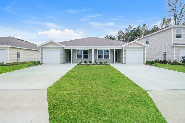 Building Photo - 45327 Red Brick Dr