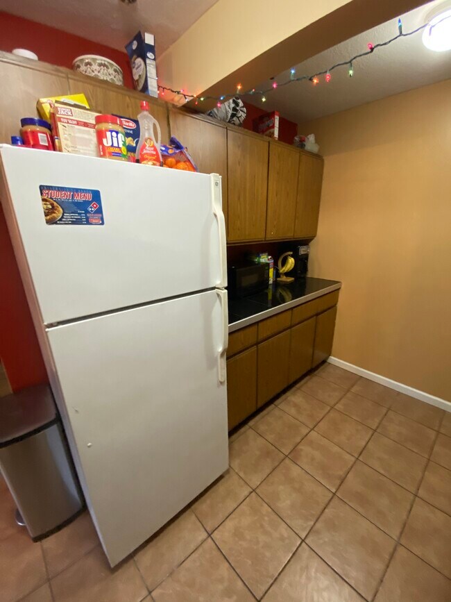 Kitchen - 668 E Buchtel Ave
