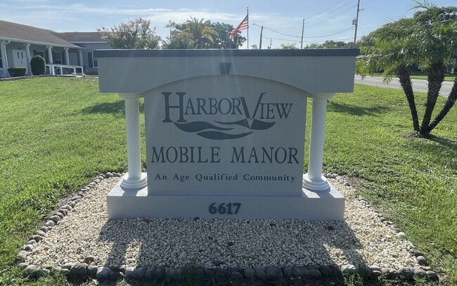 Building Photo - 2/2 in Harbour View Mobile Manor (40+)