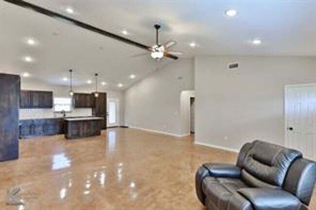 Building Photo - 1468 Bettis St