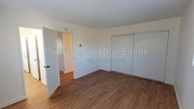 Building Photo - 4476 33rd Pl