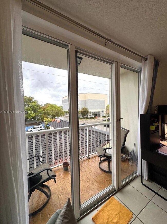 Building Photo - 3551 SW 9th Terrace