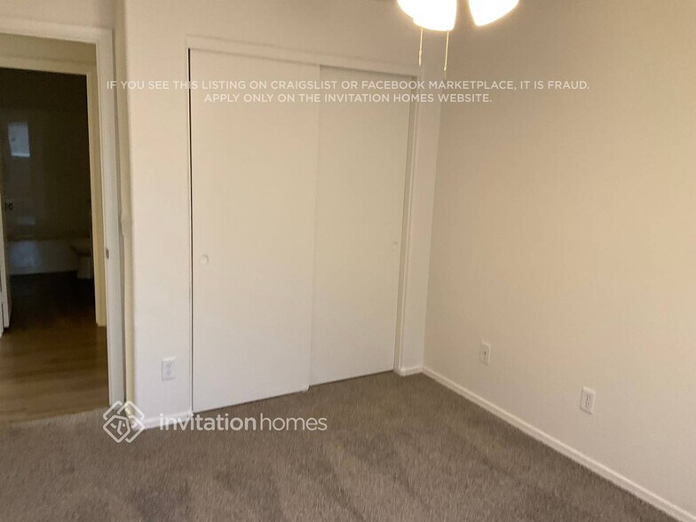 Building Photo - 2460 E Wildhorse Pl