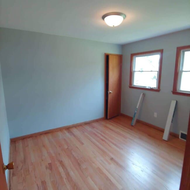Building Photo - 3061 S 37th St