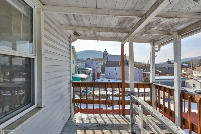 Building Photo - 50 W Catawissa St