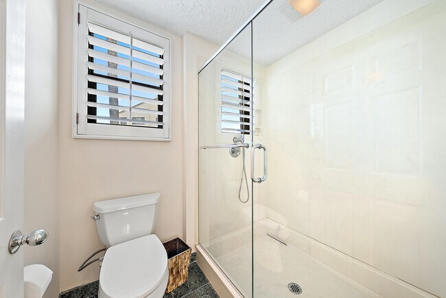 Building Photo - 926 Oak Harbour Dr