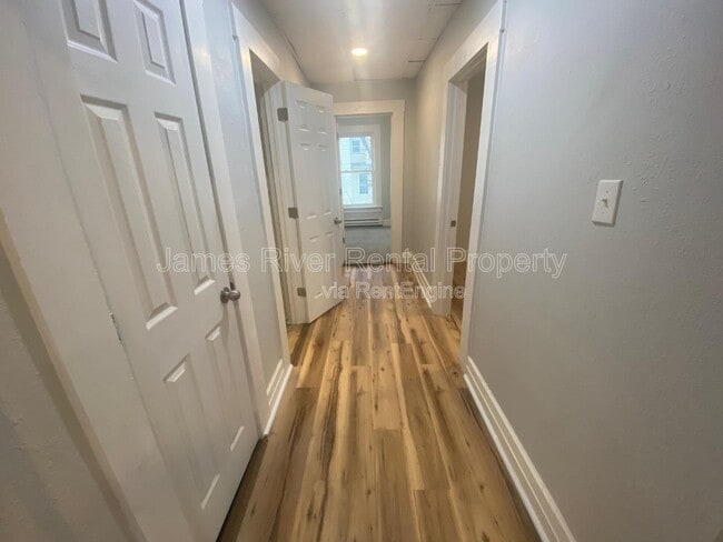 Building Photo - 1009 4th St