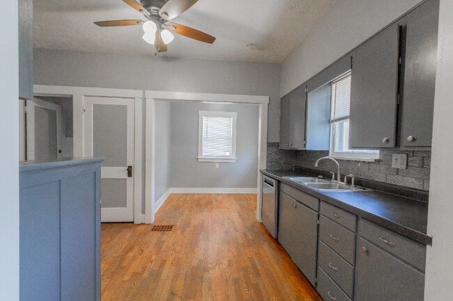 Building Photo - 951 S 9th St