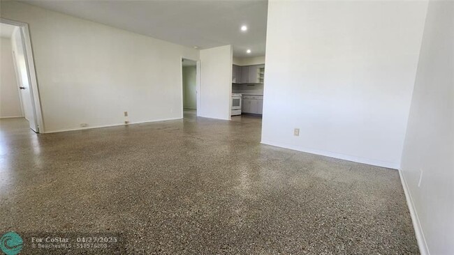 Building Photo - 2707 NE 32nd St