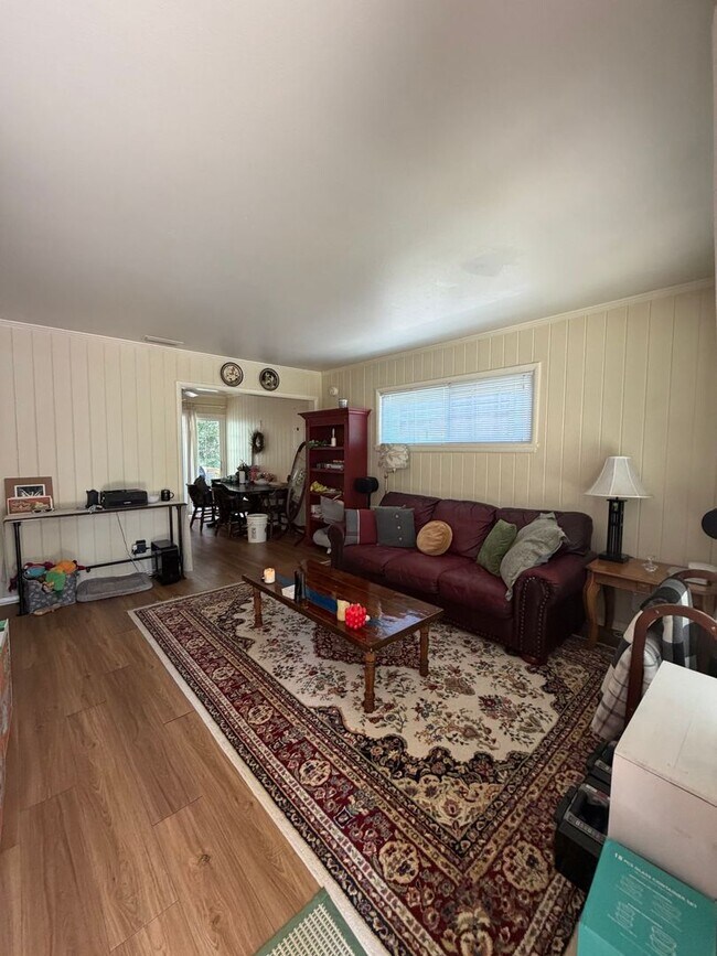 Building Photo - 3/1 Located in the Heart of Tallahassee Florida. Available NOW