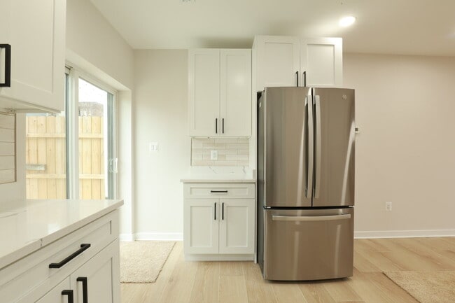 Building Photo - Welcome Home!