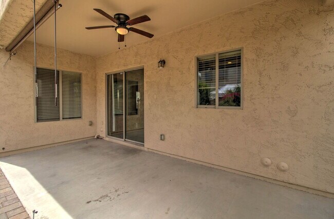 Building Photo - 2143 W Marconi Ave