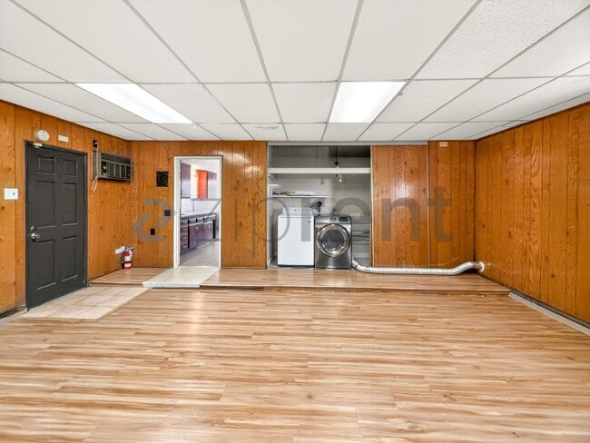 Building Photo - 9534 Swinton Ave