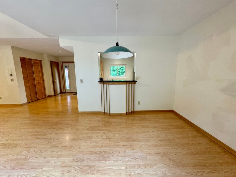 Dining area - 113 Penny Ln