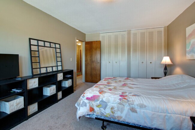 Building Photo - 522 Cherokee St