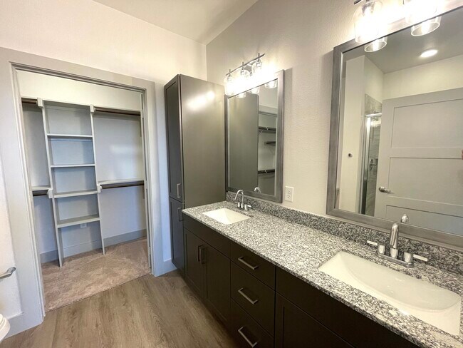 Building Photo - 4320 S Legacy Dr