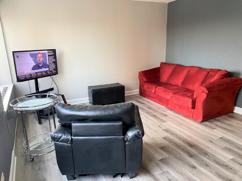 Building Photo - 15 S 1st St