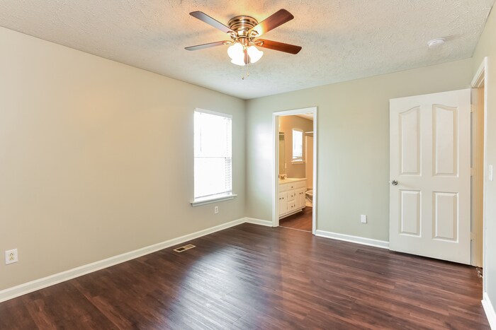 Building Photo - 503 Dunhill Ct