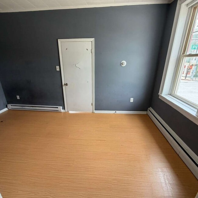 Building Photo - 105 N Conococheague St