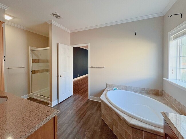 Building Photo - Beautiful 3-Bedroom Home in Seminole, FL!