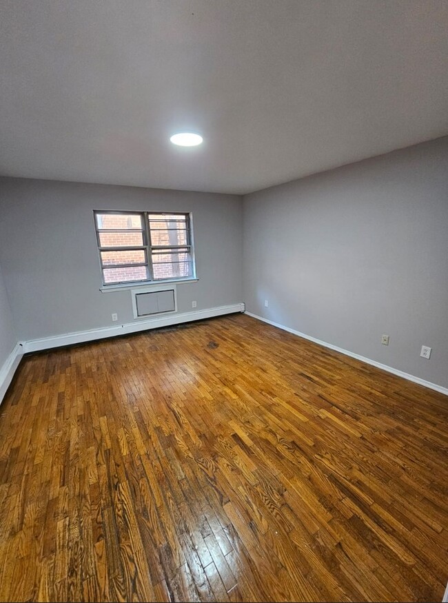 52-54 W Stratford PL 4 - 54 W Stratford Pl