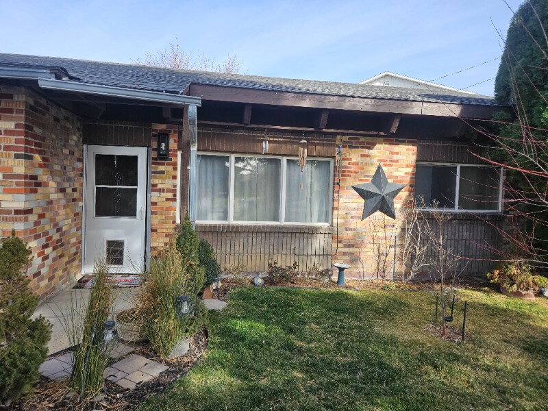 Building Photo - 1650 Jean St