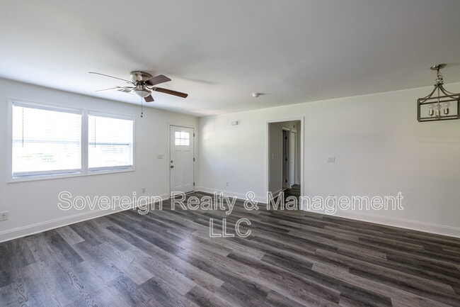 Building Photo - 3366 Delmar Ln NW