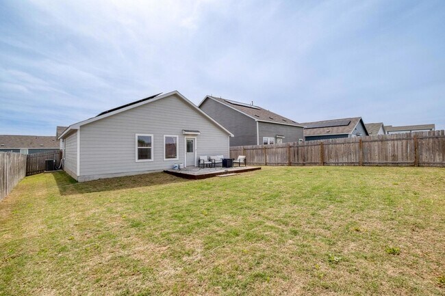 Building Photo - 2700 Schwartz Ln