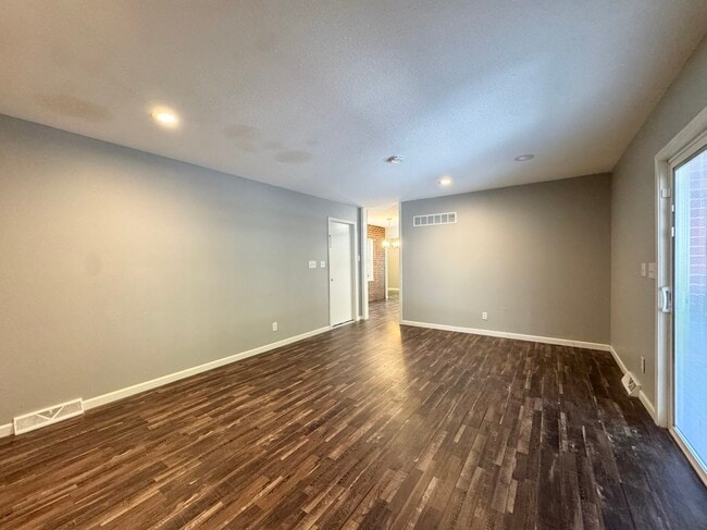 Building Photo - 3640 Walnut St