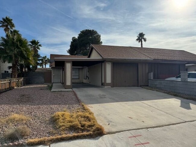 Building Photo - Spring Valley charmer