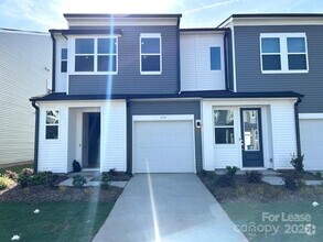 Building Photo - 3114 Hutton Gdns Ln