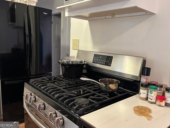 Building Photo - 866 Verdi Way