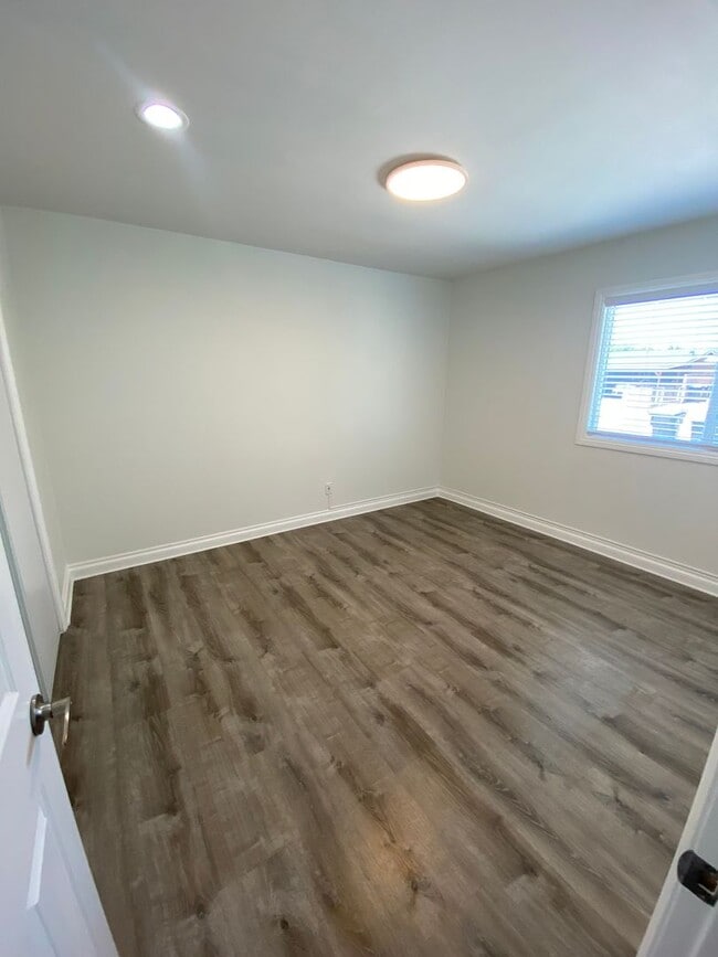 Building Photo - 15522 Claretta Ave