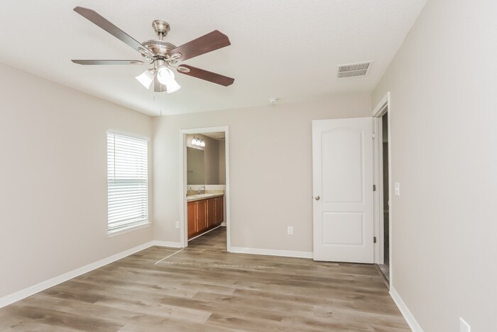 Building Photo - 652 Chatham Walk Dr