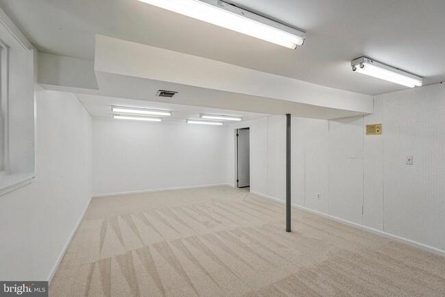 Building Photo - 2305 Acton Dr