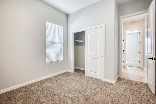 Building Photo - Beautiful East side House 4 bed-2.5 baths, part of The  Club that includes Swimming Pool, Gym, Te...