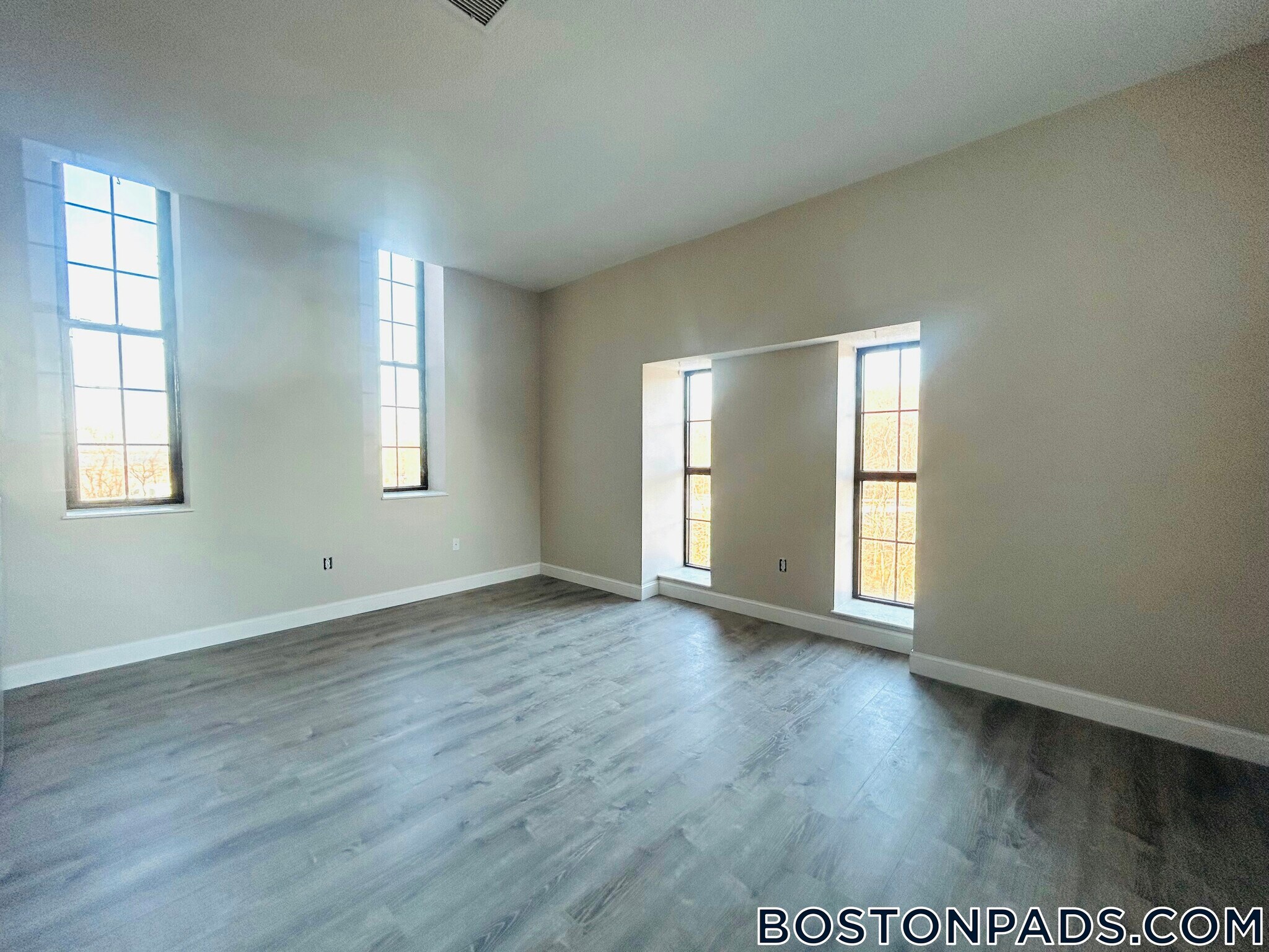 Building Photo - 2 Weaver Street