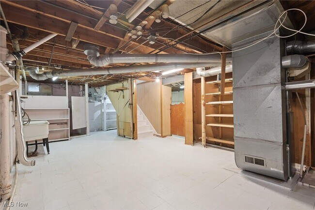 Building Photo - 14214 Reddington Ave