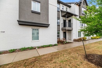 Building Photo - 3-Story 3 Bedroom, 3.5 bath Townhouse in a great community with easy access to PGBT and DNT
