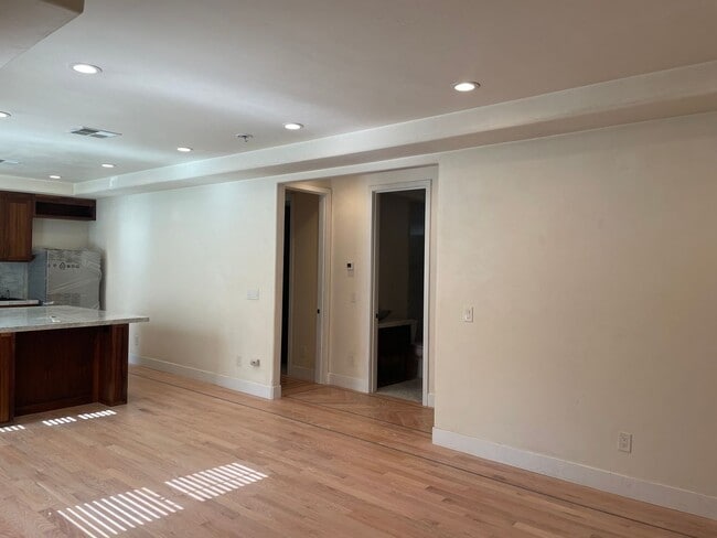 Building Photo - 3018 D St