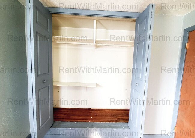 Building Photo - 1112-1114 Byron Ave