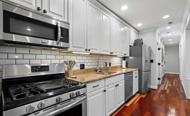 Building Photo - 1317 Adams St NE