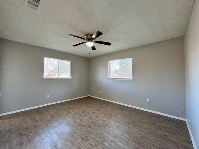 Building Photo - 10409 Golden Meadow Dr