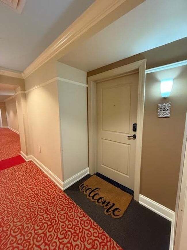 Building Photo - Experience the Heart of It All - at Mayfaire Townview!